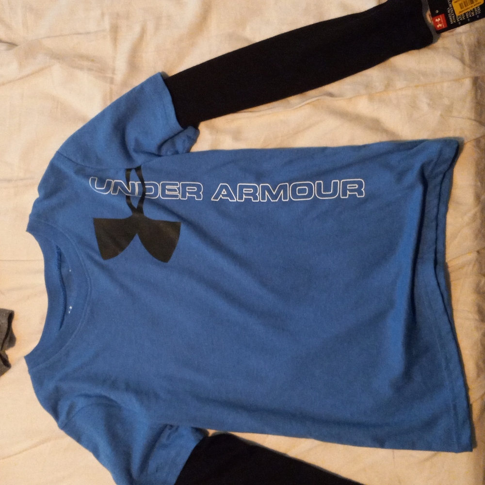 2 boys under armour shirts